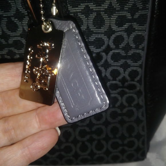 Coach purse - Picture 4 of 5